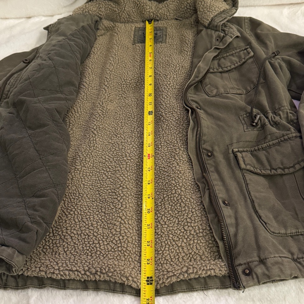 Levi’s Utility Military Style Hooded Jacket, Army Green, Sherpa Lined- size M - Picture 13 of 16